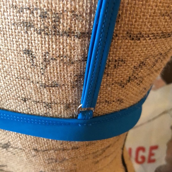 Beautiful blue bikini top M/L D/DD cup 😍💙☀️🌴💕 - Picture 3 of 12